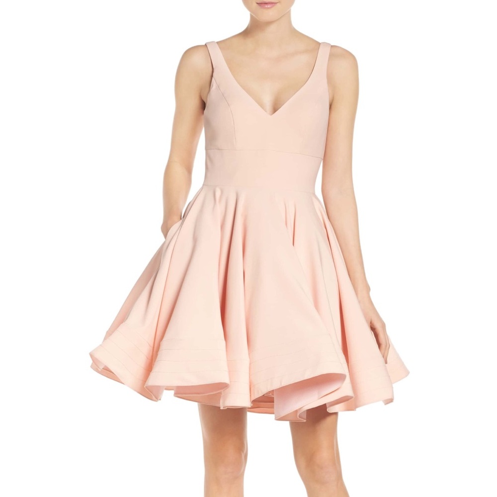 MAC DUGGAL DOUBLE V FIT & FLARE DRESS 🌺